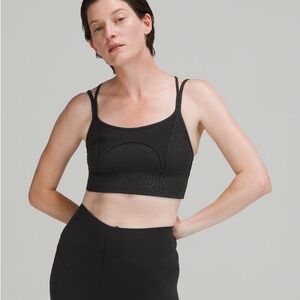 Lululemon Women's Nulu and Mesh Yoga Bra Light Support Black 8